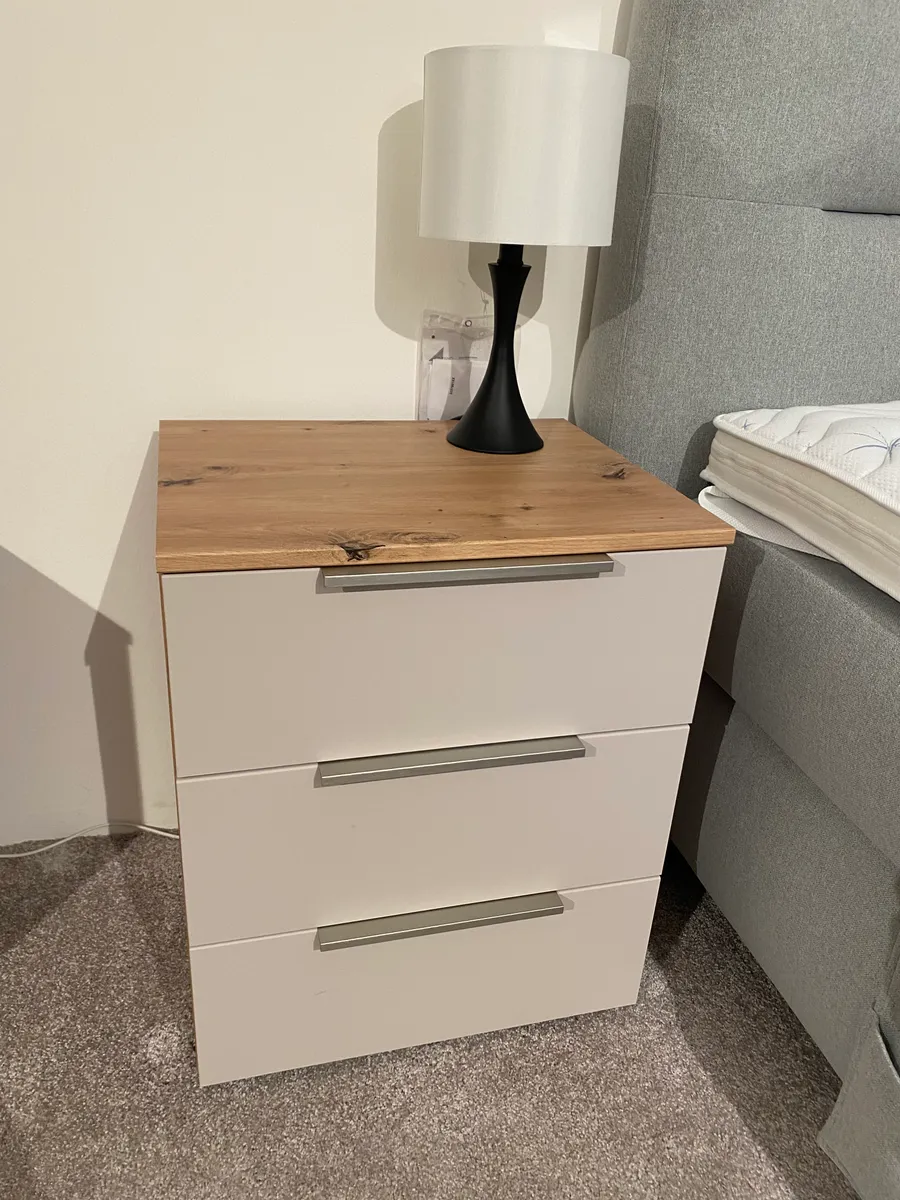 Nachtkonsole Concept me 700